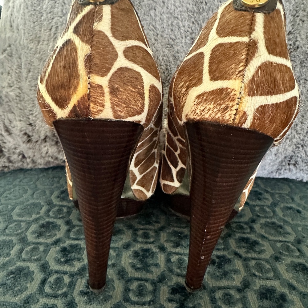 Michael Kors Peep Toe Heels - Picture 3 of 7